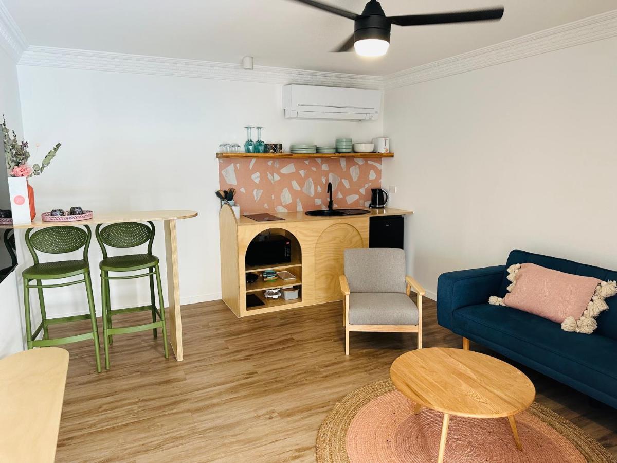 Tessa'S On The Beach Gold Coast Extérieur photo