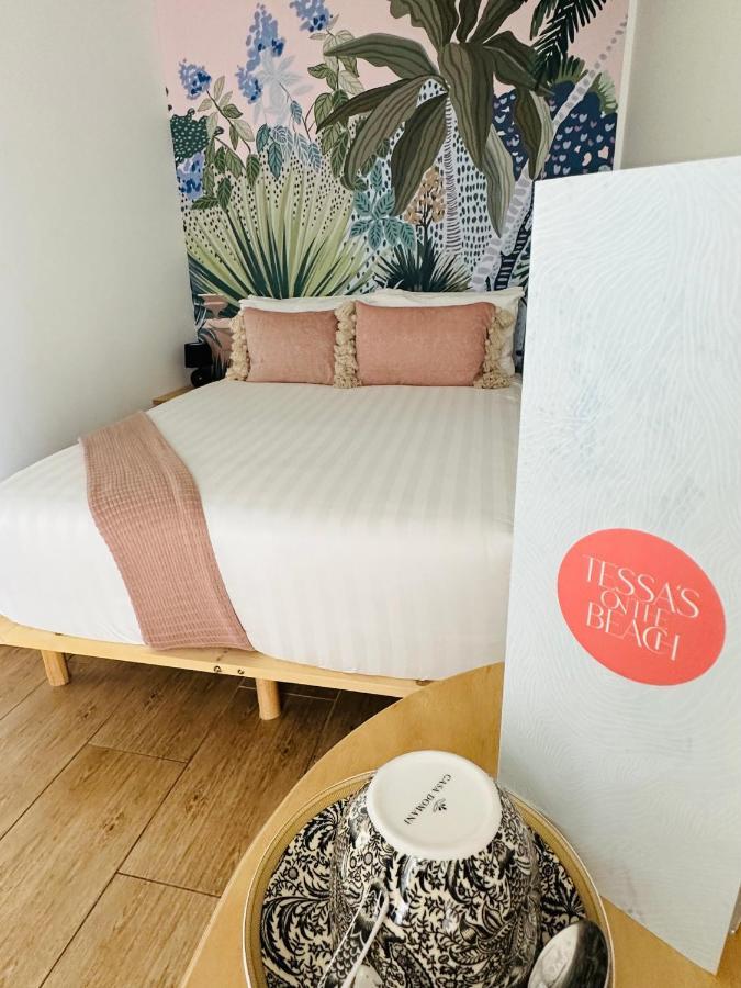 Tessa'S On The Beach Gold Coast Extérieur photo