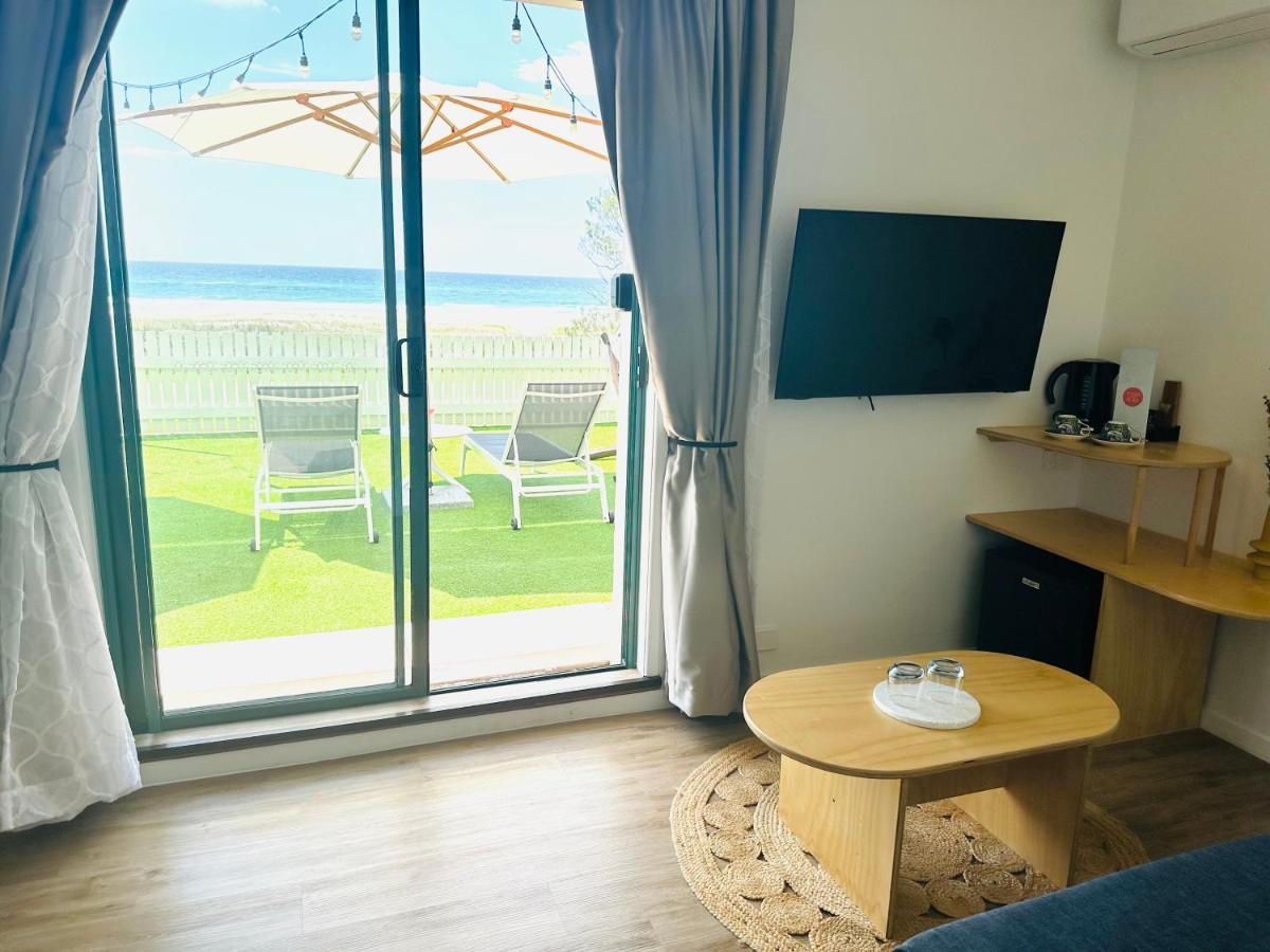 Tessa'S On The Beach Gold Coast Extérieur photo